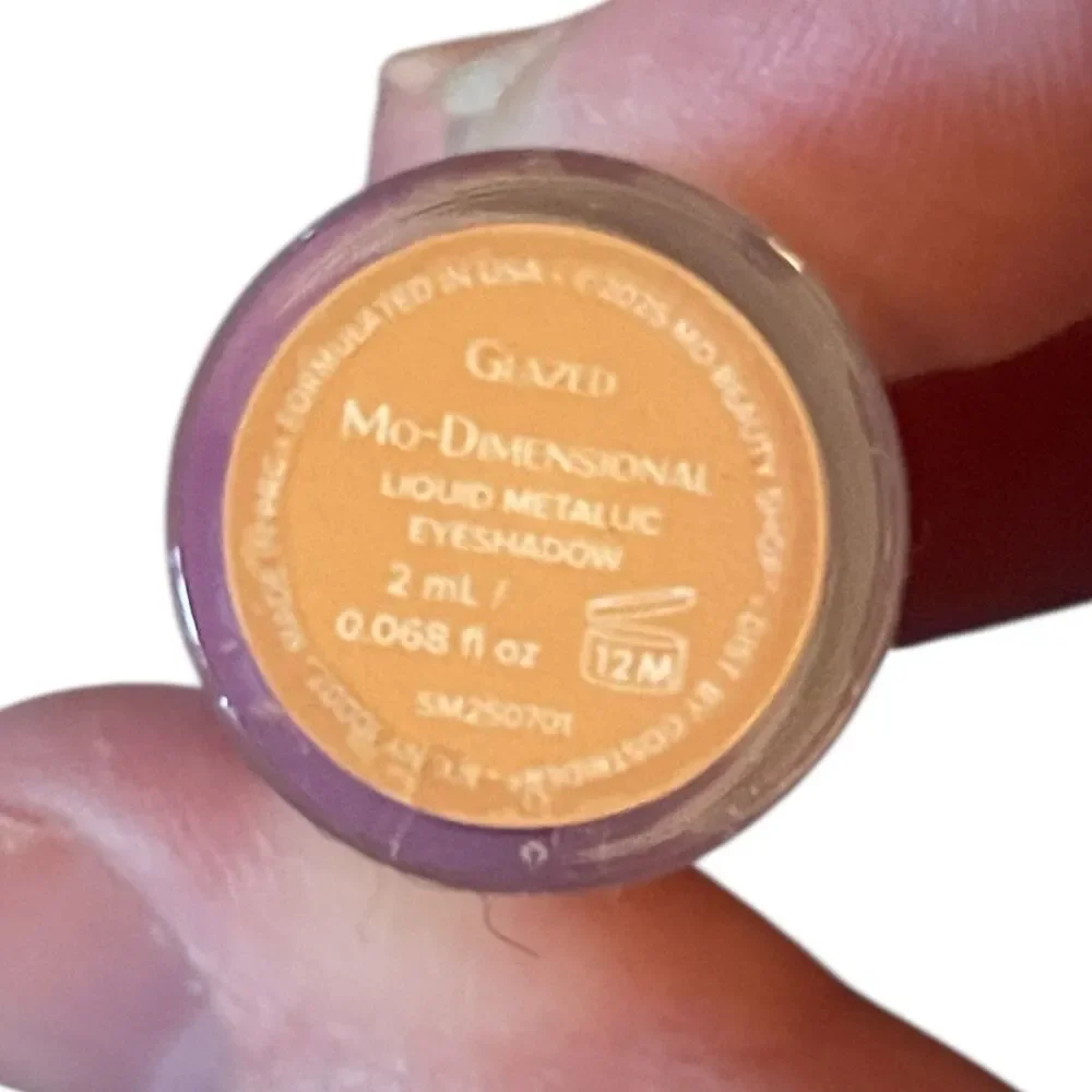 NIB Mo Beauty Mo Dimensional Liquid Metallic Eyeshadow in Glazed Champagne
